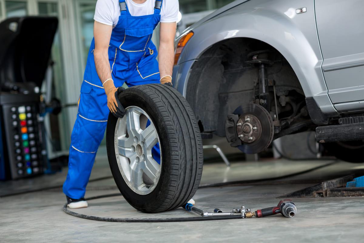 Spécialistes en tire change service de véhicules 